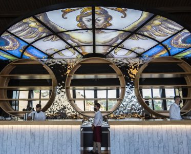6 restaurants, 2 cafes and a wine bar