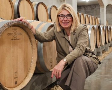 Experienced Wine Professional &Passionate Wine Guide